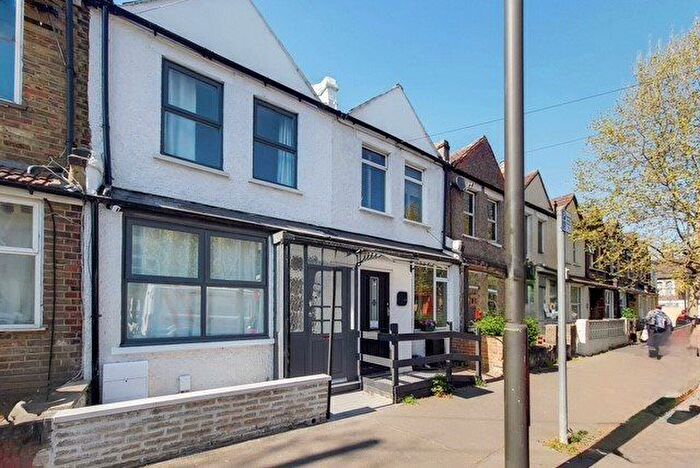 3 Bedroom Property To Rent In Provincial Terrace, Green Lane, London, SE20