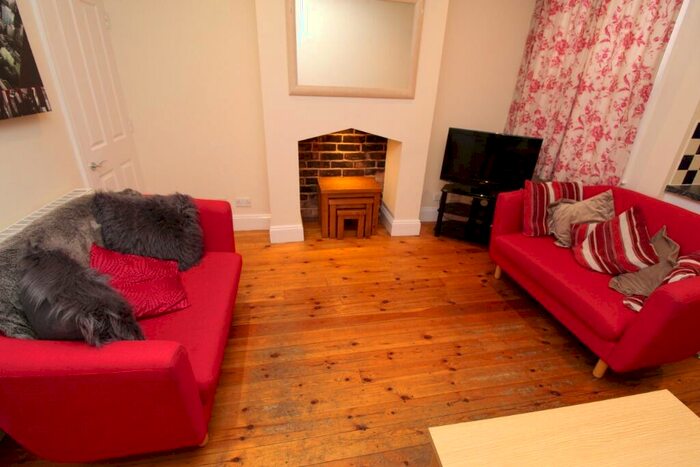 4 Bedroom Semi-Detached House To Rent In Radford Boulevard, Nottingham, NG7