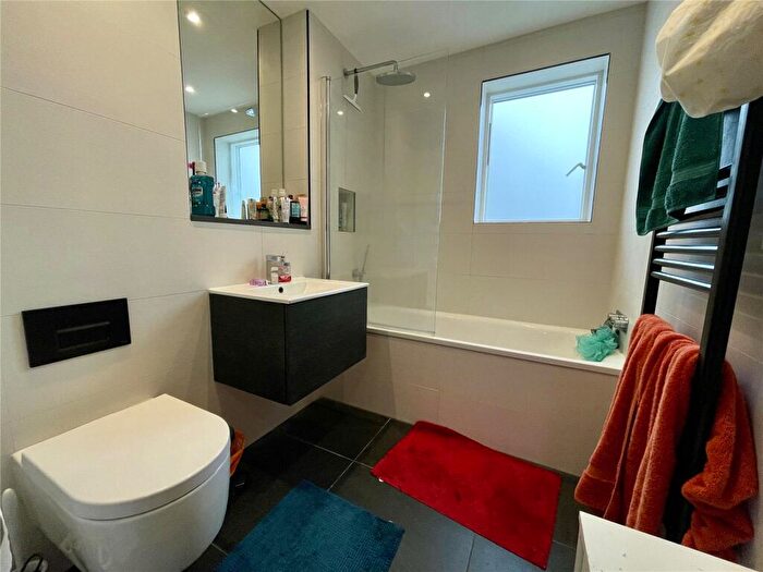 2 Bedroom Apartment To Rent In Burnaby Road, Bournemouth, Dorset, BH4