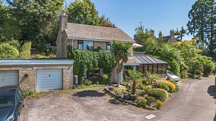 3 Bedroom Link Detached House For Sale In Walkley Hill, Stroud, GL5