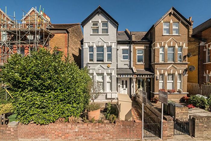 1 Bedroom Flat For Sale In Tankerville Road, Streatham, SW16