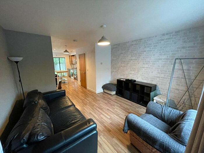 2 Bedroom House To Rent In Taylorson Street Ordsall, M5