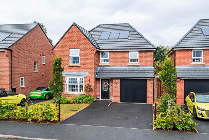 4 Bedroom Detached House For Sale In Roadtrain Avenue, Leyland, PR26