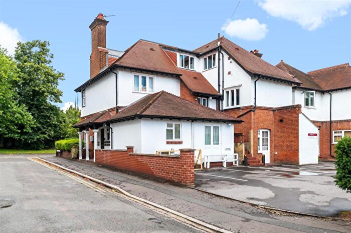 1 Bedroom Flat To Rent In Portsmouth Road, Esher, KT10