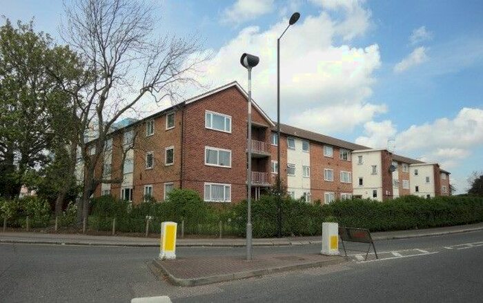 2 Bedroom Flat To Rent In Lampton Road, Hounslow, TW3