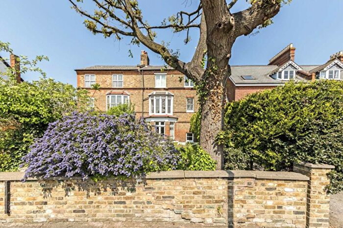 1 Bedroom Flat To Rent In Ditton Road, Surbiton, KT6