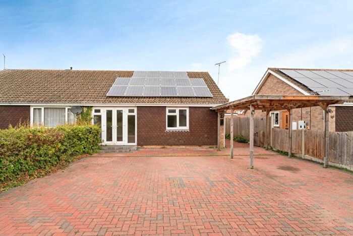 3 Bedroom Bungalow For Sale In Whitelands, Fakenham, Norfolk, NR21