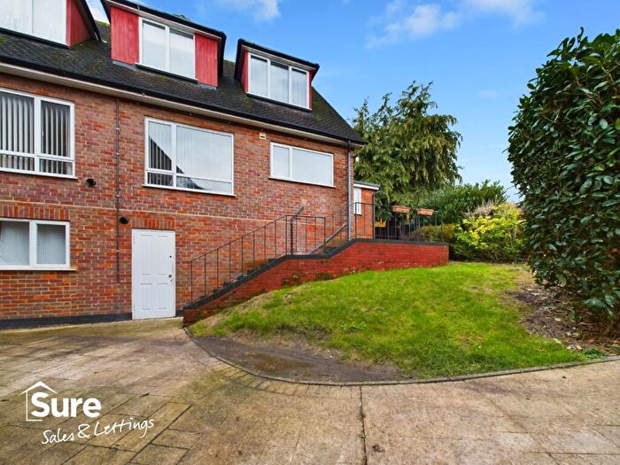 3 Bedroom Detached House To Rent In Park Road, Hemel Hempstead, Hertfordshire, HP1