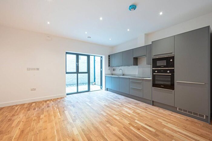 2 Bedroom Apartment To Rent In Flat, Citrine House, NW5