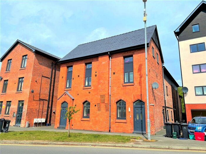 2 Bedroom Flat To Rent In Glan Y Dwr, Back Lane, Newtown, Powys, SY16