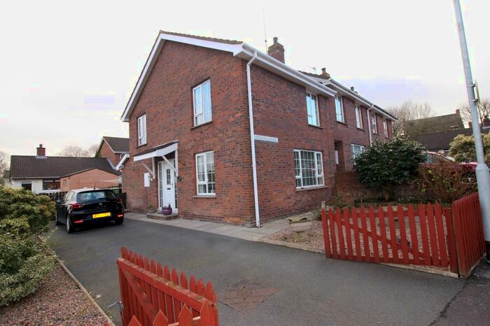 3 Bedroom End Of Terrace House For Sale In Dunlyn Court, Hillsborough, BT26