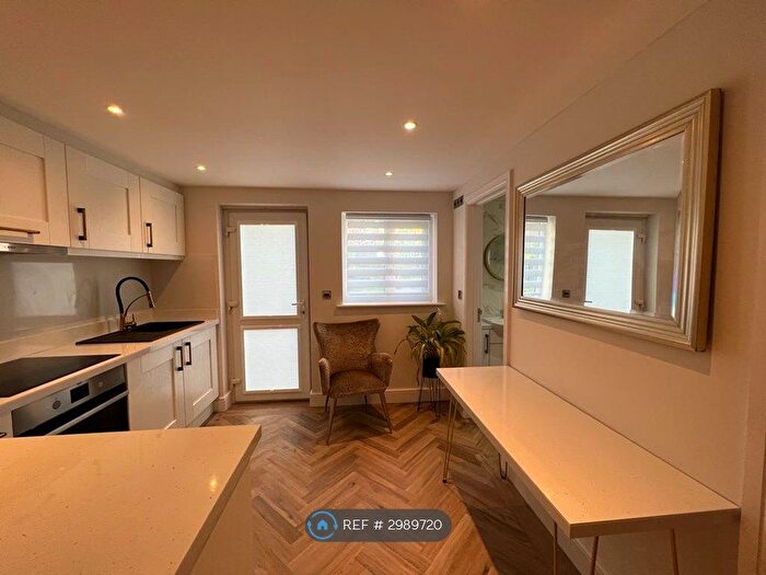 Studio To Rent In Saughall, Chester, CH1