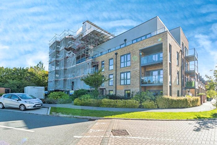 2 Bedroom Apartment For Sale In Atlas Way, Oakgrove, Milton Keynes, MK10