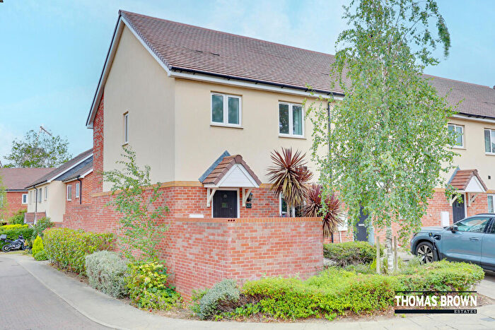 3 Bedroom End Of Terrace House For Sale In Stilwell Close, Orpington, BR5