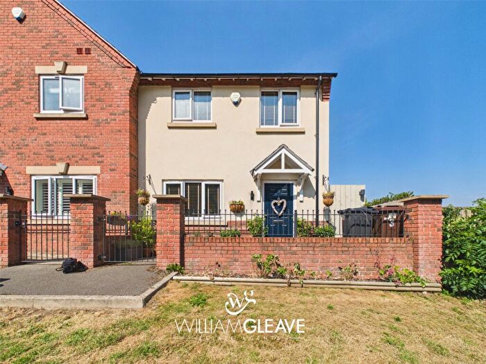 3 Bedroom End Of Terrace House For Sale In Fron Park Road, Holywell, Flintshire, CH8