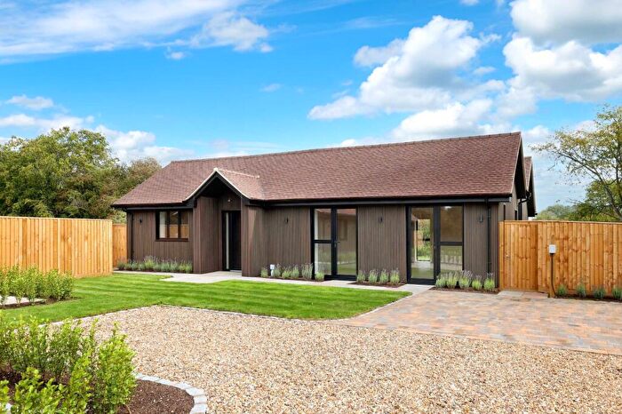 3 Bedroom Bungalow For Sale In Rookery Meadow, Holmer Green, Buckinghamshire, HP15