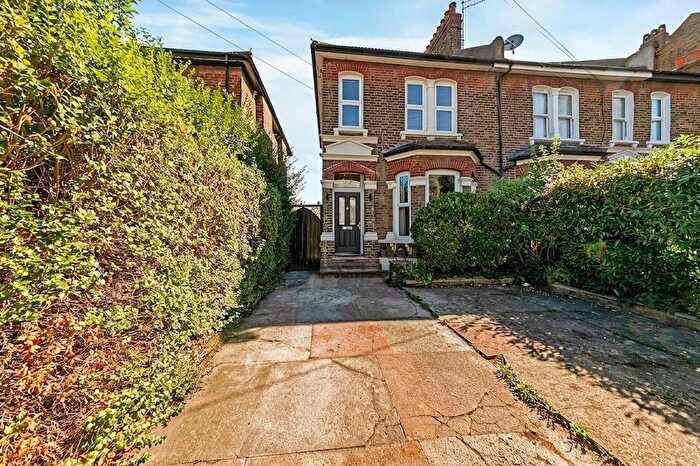 3 Bedroom End Of Terrace House To Rent In Perry Hill, Catford, SE6