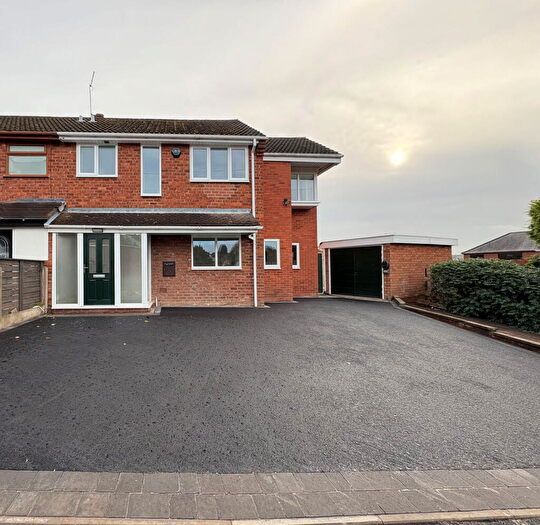 4 Bedroom Semi-Detached House To Rent In Wychbury Road, Brierley Hill, DY5