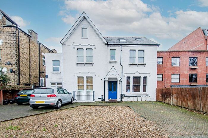 1 Bedroom Flat To Rent In Hopton Road, Streatham, London, SW16