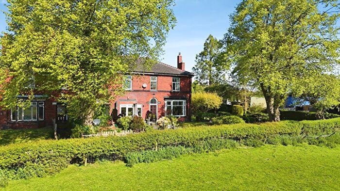 3 Bedroom Terraced House For Sale In Rutland House, Coney Green, Radcliffe, M26