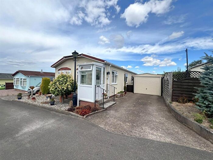 2 Bedroom Park Home For Sale In Vine Tree Park, Tudorville, Ross-On-Wye, HR9