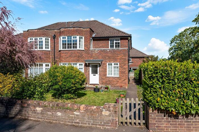 2 Bedroom Maisonette For Sale In Church Road, Long Ditton, KT6