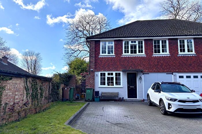 3 Bedroom Semi Detached House For Sale In Lake Gardens, Wallington, SM6