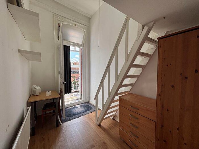 House Of Multiple Occupation To Rent In Hackney Road, London, E2