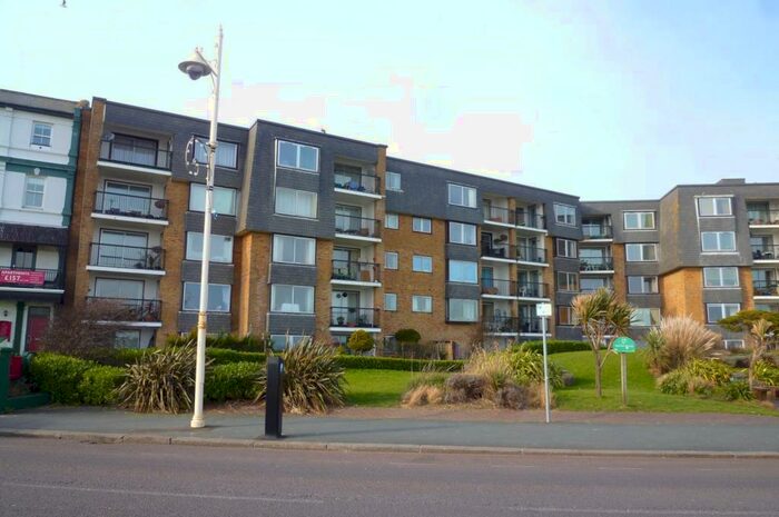 2 Bedroom Flat To Rent In Mountbatten Court, PO21