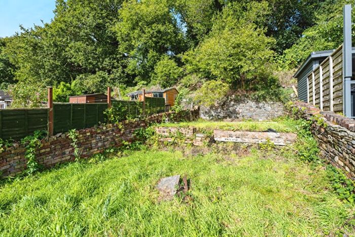 2 Bedroom Semi-Detached House For Sale In New Road, Trebanos, Pontardawe, Swansea, SA8