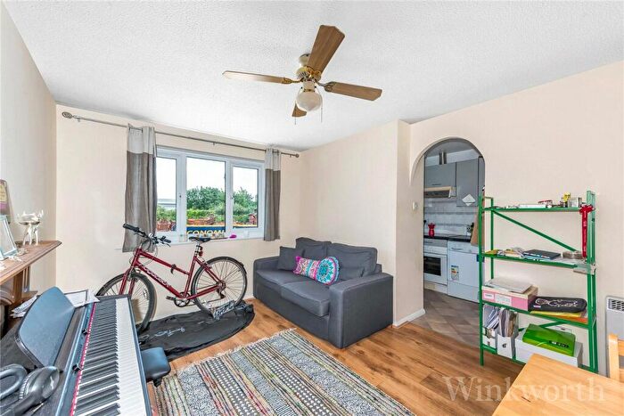 1 Bedroom Apartment To Rent In Myers Lane, New Cross, London, SE14