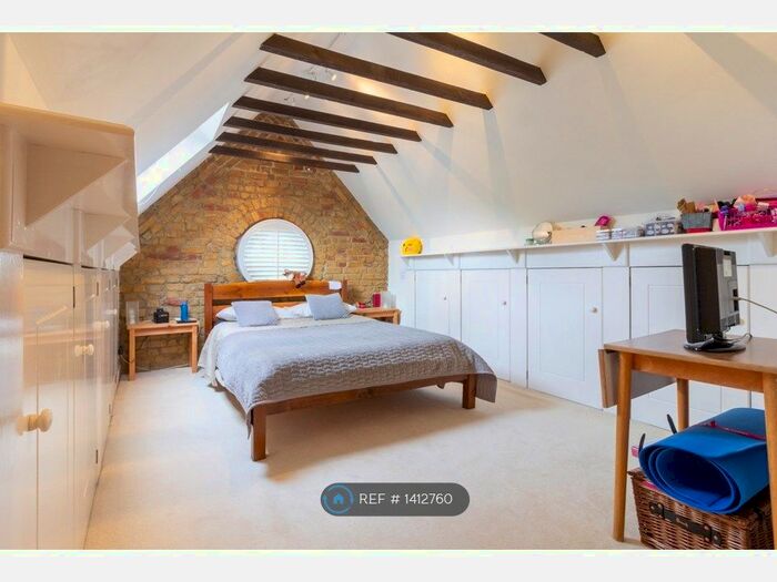 2 Bedroom Flat To Rent In Kennington Park Place, London, SE11