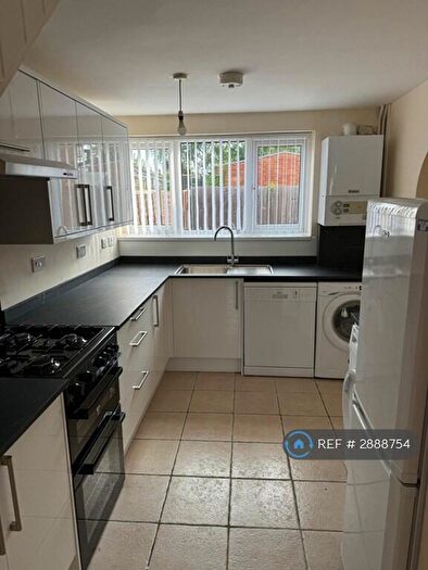 3 Bedroom Semi-Detached House To Rent In Beales Way, Cambridge, CB4