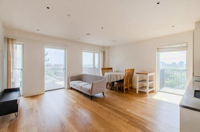 2 Bedroom Flat To Rent In Maud Street, Canning Town, London, E16