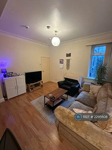 2 Bedroom Flat To Rent In Chorlton, Manchester, M21