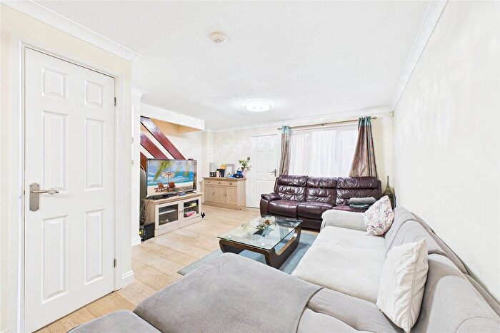 3 Bedroom Terraced House To Rent In The Delph, Lower Earley, Reading, Berkshire, RG6