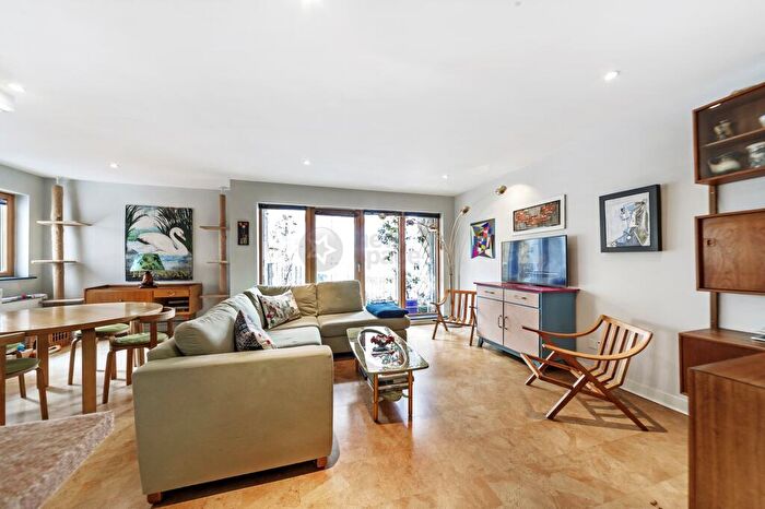 2 Bedroom Flat To Rent In Ermine Mews, Laburnum Street, Shoreditch, E2