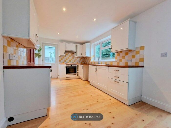 3 Bedroom Semi-Detached House To Rent In Wannock Lane, Eastbourne, BN20