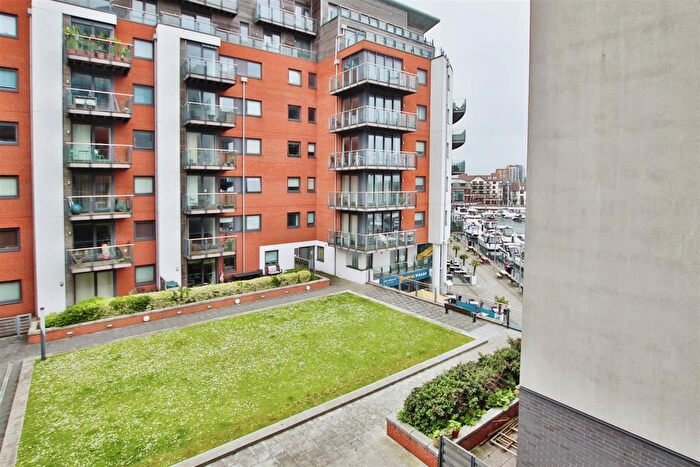 2 Bedroom Flat For Sale In The Blake Buildings, Ocean Way, Ocean Village, SO14