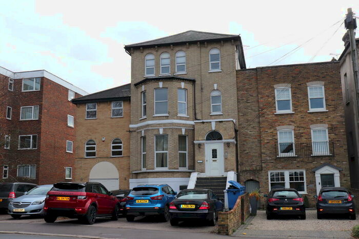 Flat To Rent In London Road, Brentwood, CM14