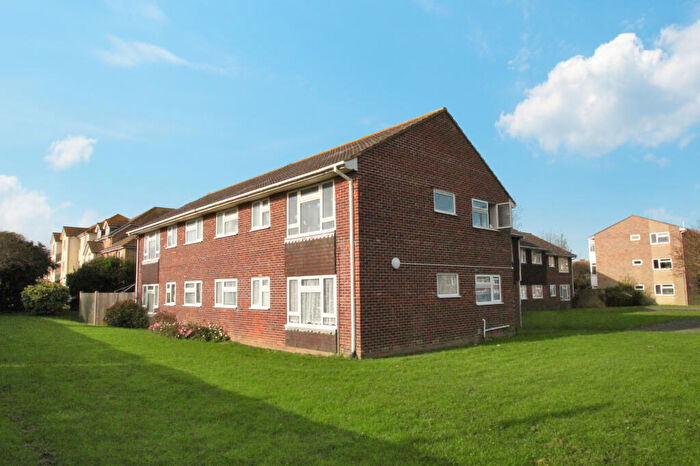 2 Bedroom Apartment To Rent In Beachcroft Place, BN15