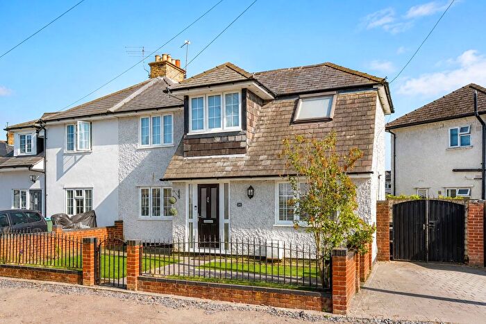 4 Bedroom Semi-Detached House To Rent In Wembley Road, Hampton, TW12