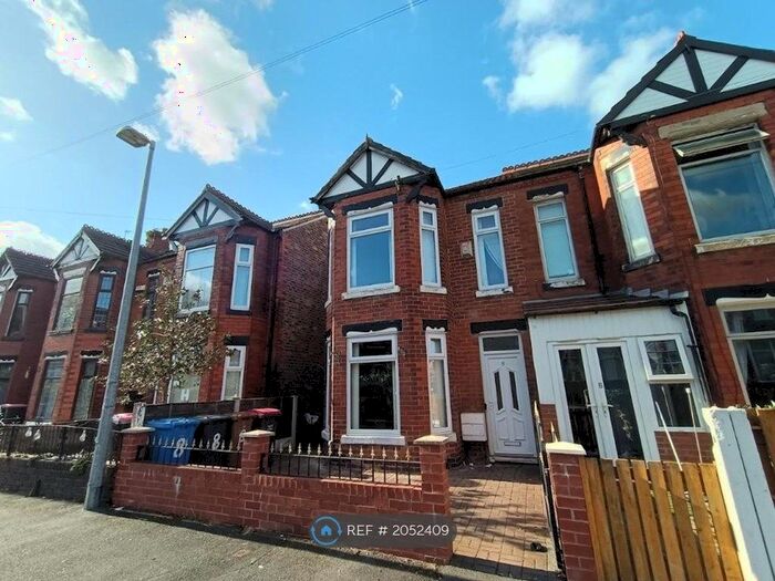 3 Bedroom Semi-Detached House To Rent In Gloucester Road, Salford, M6