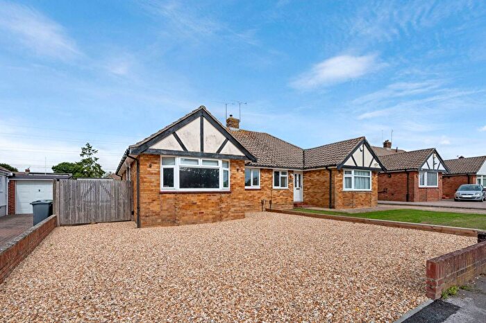 3 Bedroom Semi-Detached House For Sale In Sunnymead Drive, Waterlooville, PO7