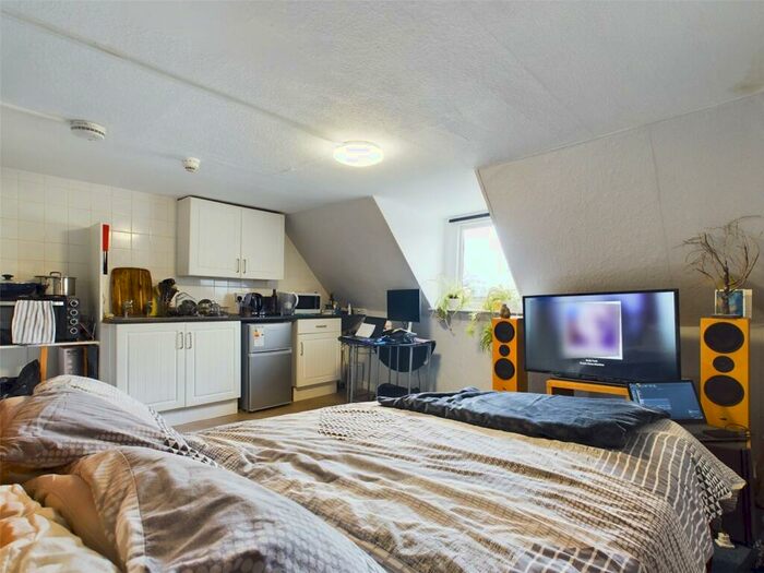 Apartment To Rent In Grand Parade, Room, Brighton, BN2