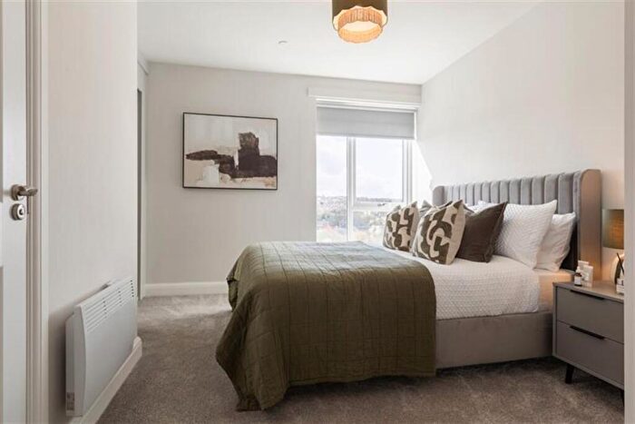 2 Bedroom Property To Rent In Beecroft Street, LS5