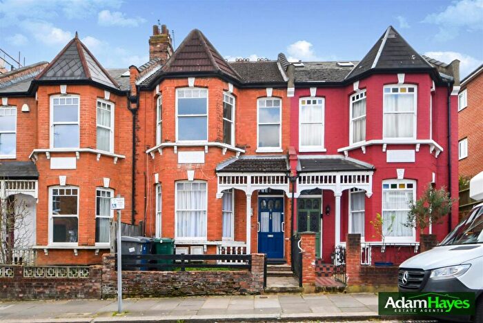 2 Bedroom Apartment For Sale In Hertford Road, East Finchley, N2