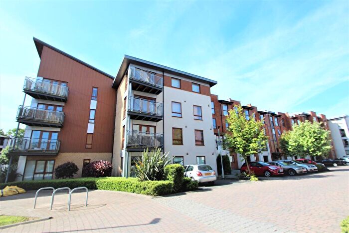 2 Bedroom Flat To Rent In Commonwealth Drive, Crawley, RH10