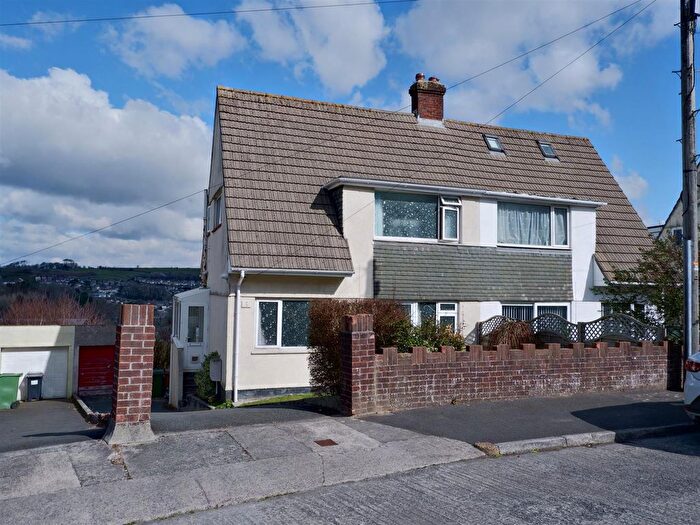 3 Bedroom Semi-Detached House For Sale In Maple Grove, Plympton, Plymouth, PL7