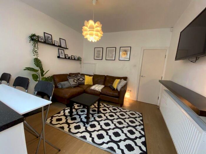 5 Bedroom Terraced House To Rent In Holly Grove, Selly Oak, Birmingham, Off Hubert Road, B29